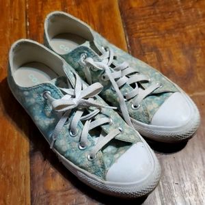 Size 8 Converse